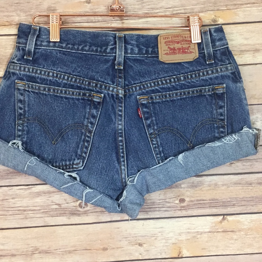Levi’s cutoff 550 jean shorts size 10 or 30